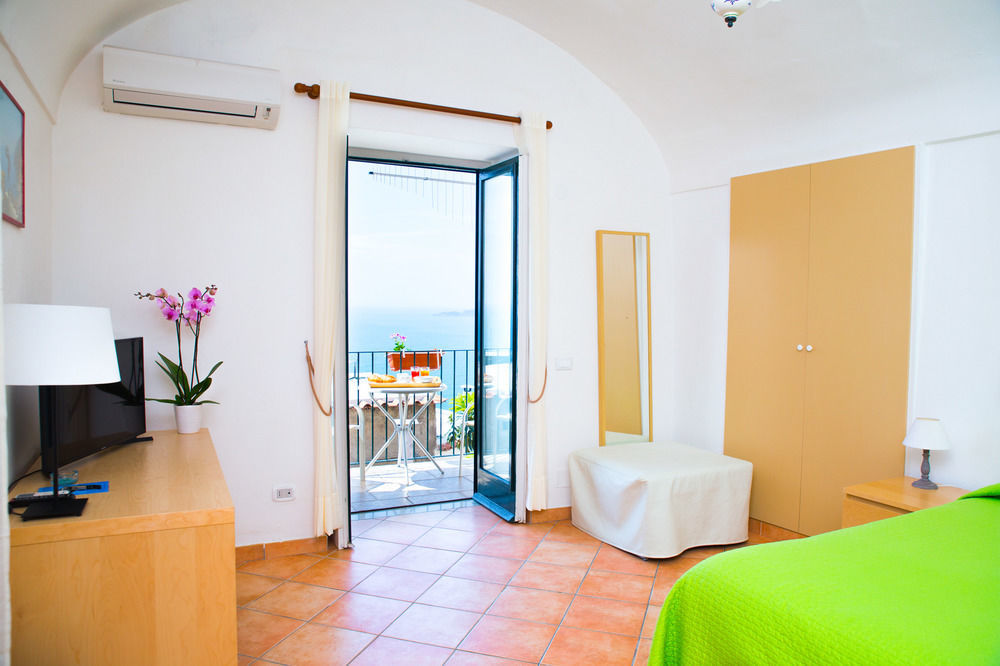 Casa Nilde Bed & Breakfast Positano Exterior photo